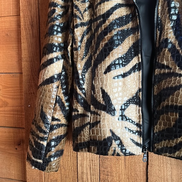 Selene Sport Tan and Black Women’s Jacket - Picture 2 of 6